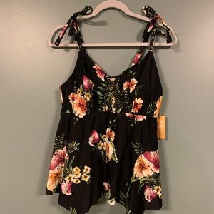 NWT 🏷️ Flowy Floral Tankini Top 🌺